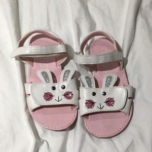 Bunny sandals euc 9 white with pink